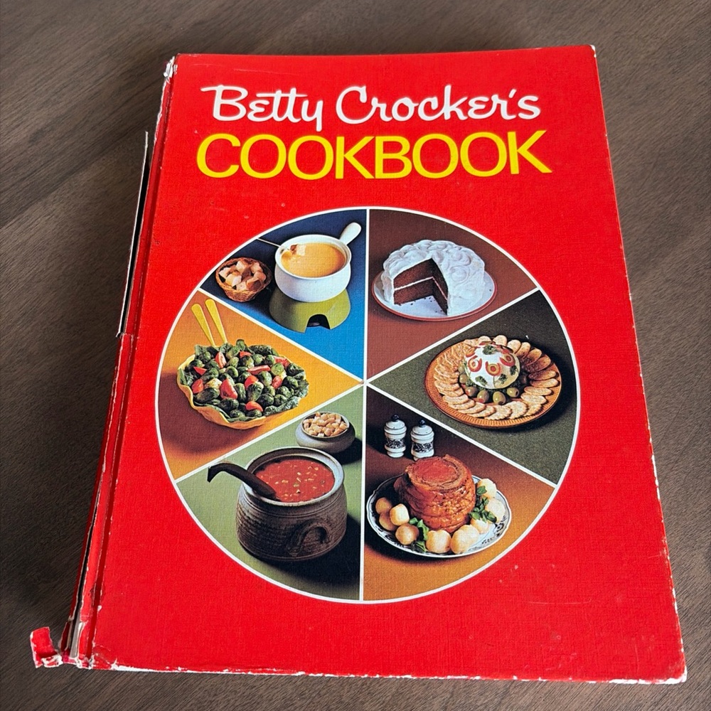 Betty Crocker Red Cookbook vintage - check spine